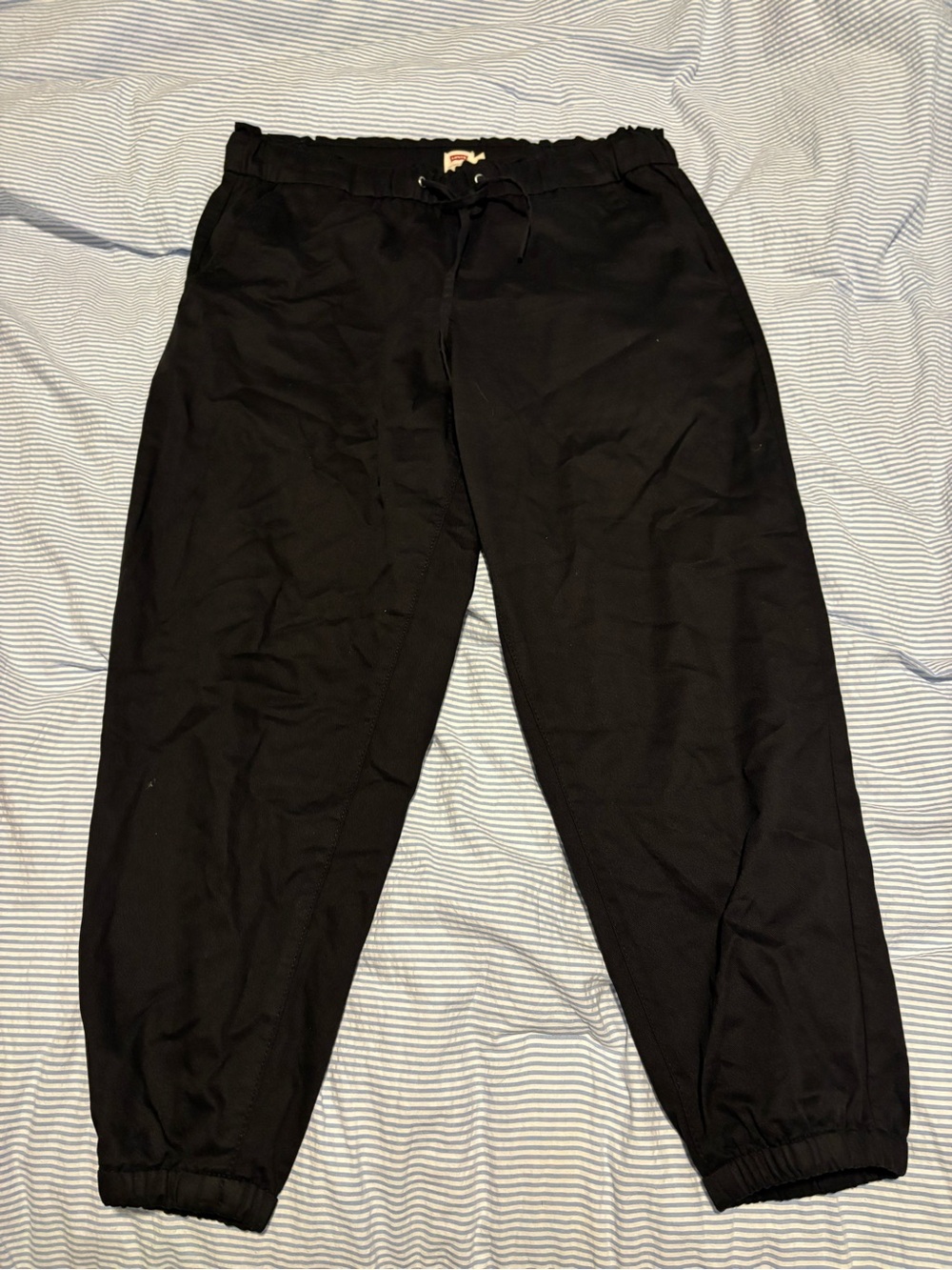 Black Levi’s Elastic Waist Jogger Pants